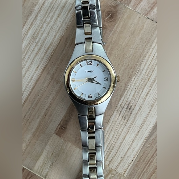 Timex Ladies Watch Indiglo White Dial Two Tone Stainless Bracelet - Picture 5 of 12